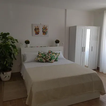 Guest house La Camera Di Stella - Ai Normanni 2*