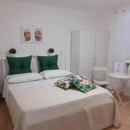 La Camera Di Stella - Ai Normanni 4*